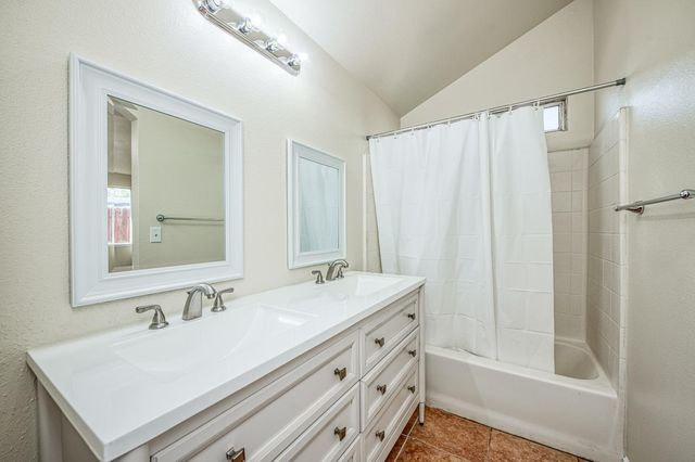 2295 N Lodi, Fresno, CA 93722