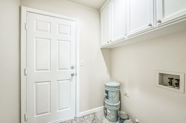 2295 N Lodi, Fresno, CA 93722