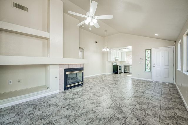 2295 N Lodi, Fresno, CA 93722