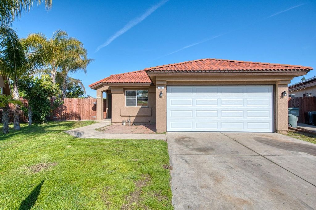 2295 N Lodi, Fresno, CA 93722