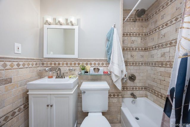 40 W 4th Street 7, Patchogue, NY 11772