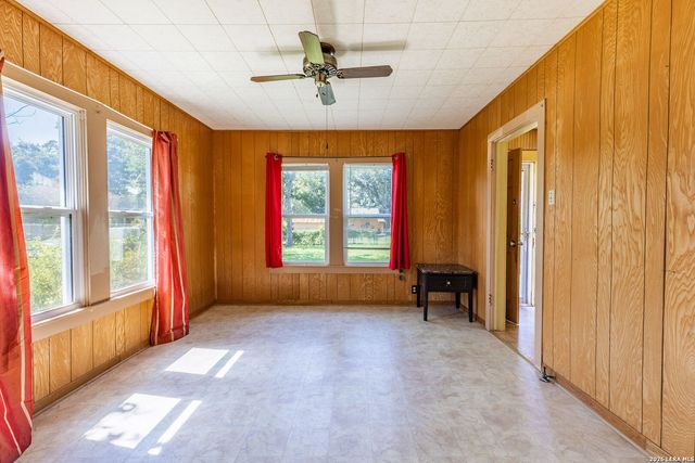 963 Bismark, Seguin, TX 78155