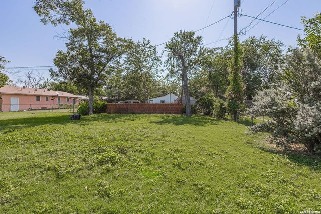 963 Bismark, Seguin, TX 78155