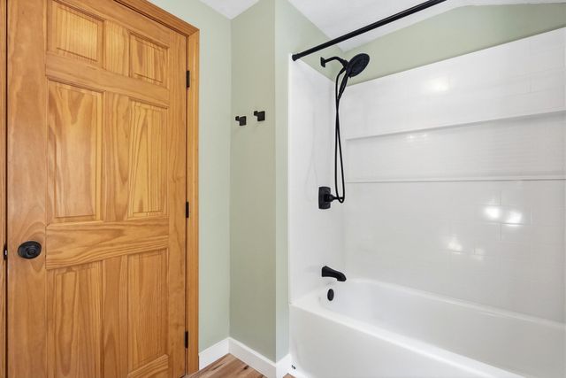 16 Hampshire Drive, Gilford, NH 03249