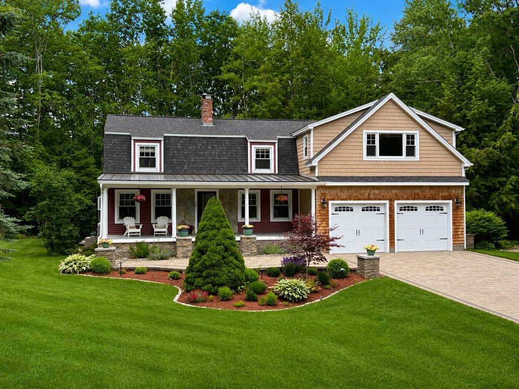 16 Hampshire Drive, Gilford, NH 03249