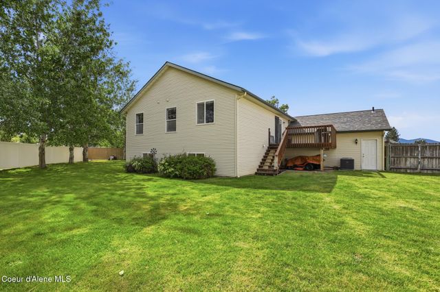 8814 N Torrey LN, Hayden, ID 83835