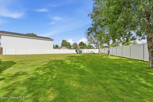 8814 N Torrey LN, Hayden, ID 83835
