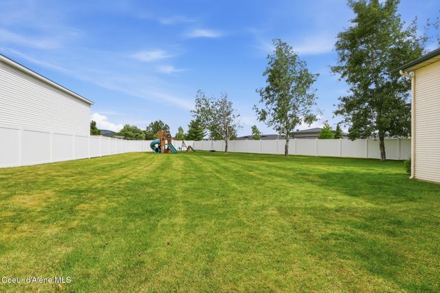8814 N Torrey LN, Hayden, ID 83835