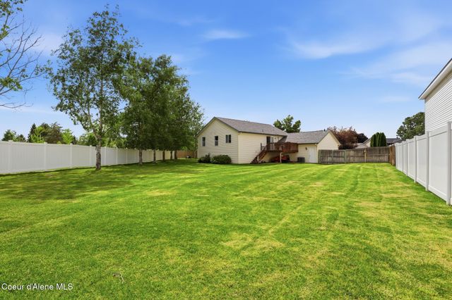 8814 N Torrey LN, Hayden, ID 83835