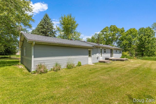9090 11 Mile Road Ne, Courtland Twp, MI 49341