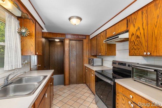 9090 11 Mile Road Ne, Courtland Twp, MI 49341