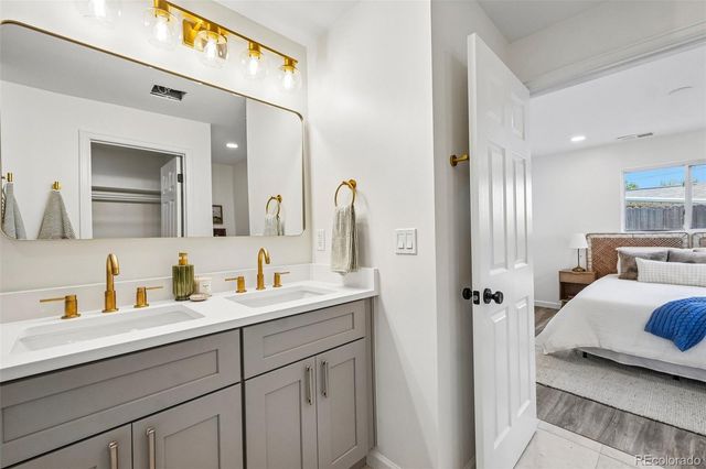 2850 Ivy Street, Denver, CO 80207