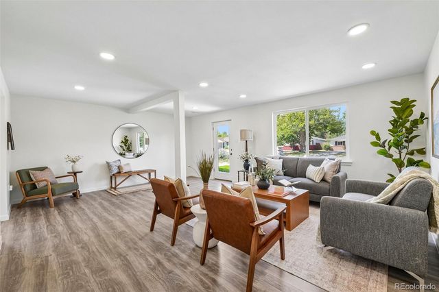 2850 Ivy Street, Denver, CO 80207