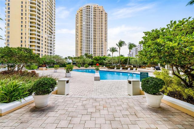 888 Brickell Key Drive 1010, Miami, FL 33131