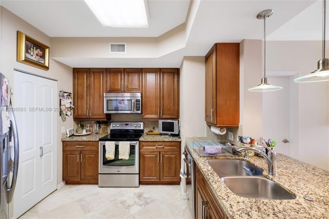 888 Brickell Key Drive 1010, Miami, FL 33131