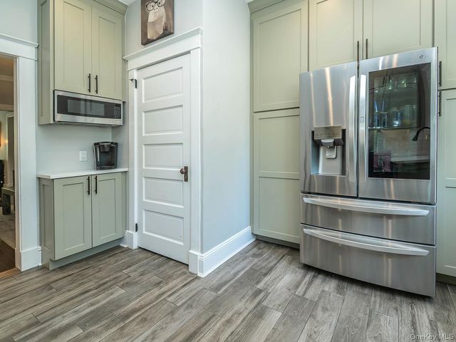 150 Franklin Avenue, Sea Cliff, NY 11579