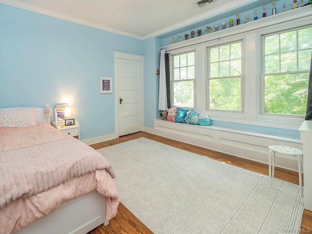 150 Franklin Avenue, Sea Cliff, NY 11579
