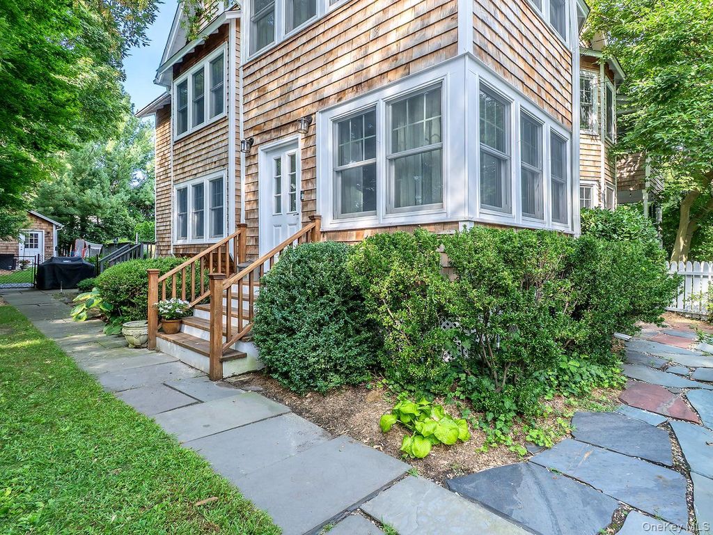 150 Franklin Avenue, Sea Cliff, NY 11579 — photo 2