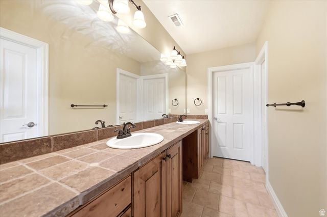 1733 E CRIMSON OAK DR, Draper, UT 84020