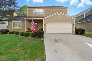 6428 Blossomwood Circle NE, Canton, OH 44721