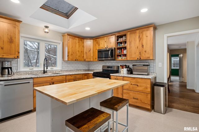 2926 W PARKWOOD Drive, Peoria, IL 61614