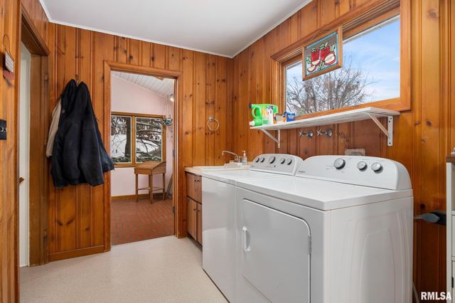 2926 W PARKWOOD Drive, Peoria, IL 61614