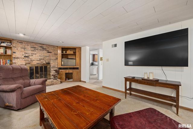 2926 W PARKWOOD Drive, Peoria, IL 61614