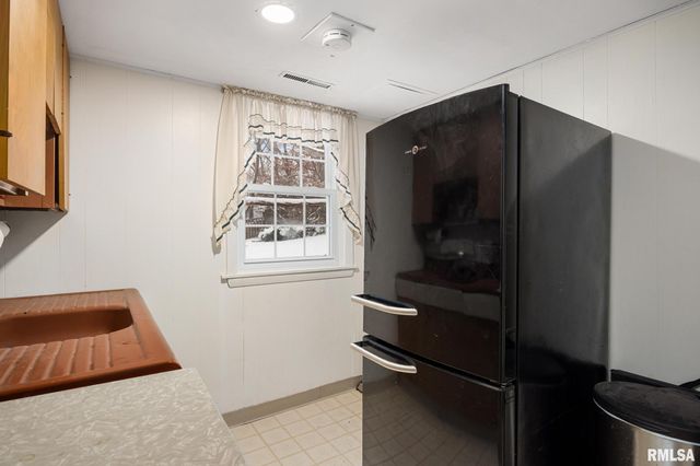 2926 W PARKWOOD Drive, Peoria, IL 61614