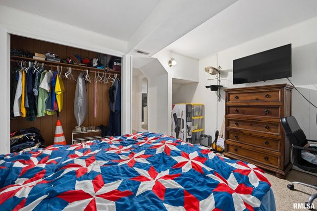 2926 W PARKWOOD Drive, Peoria, IL 61614