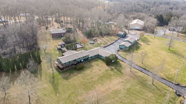 305 Ridgewood Dr, Shelbyville, TN 37160