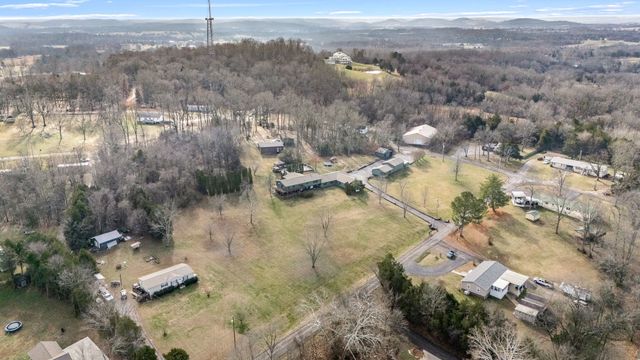 305 Ridgewood Dr, Shelbyville, TN 37160