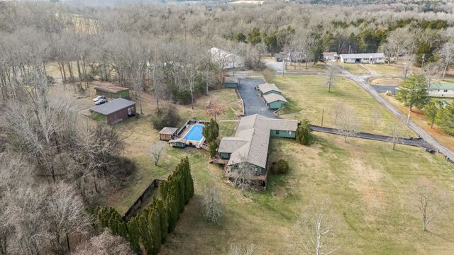 305 Ridgewood Dr, Shelbyville, TN 37160