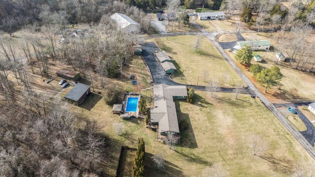 305 Ridgewood Dr, Shelbyville, TN 37160