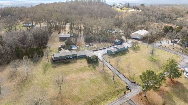 305 Ridgewood Dr, Shelbyville, TN 37160