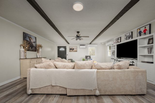 305 Ridgewood Dr, Shelbyville, TN 37160