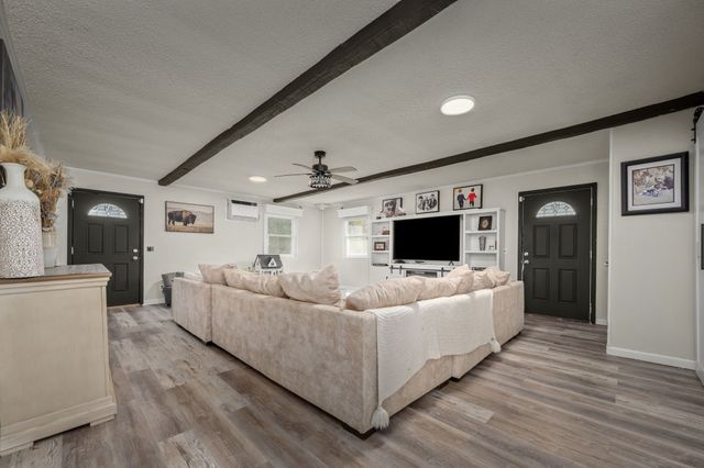 305 Ridgewood Dr, Shelbyville, TN 37160