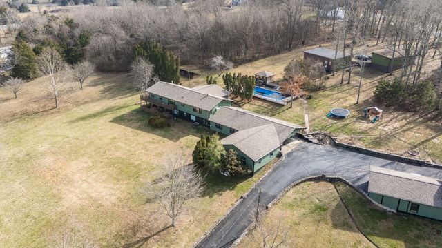 305 Ridgewood Dr, Shelbyville, TN 37160