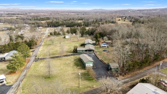 305 Ridgewood Dr, Shelbyville, TN 37160