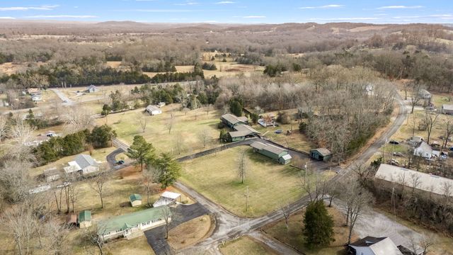 305 Ridgewood Dr, Shelbyville, TN 37160