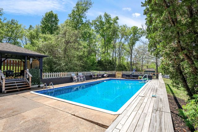 305 Ridgewood Dr, Shelbyville, TN 37160