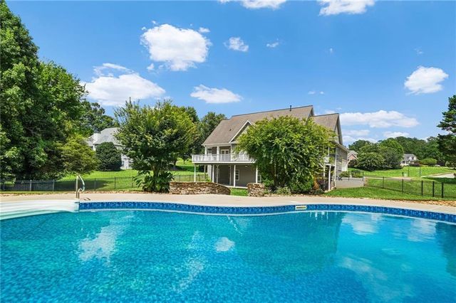 120 Ridge Run, Tyrone, GA 30290