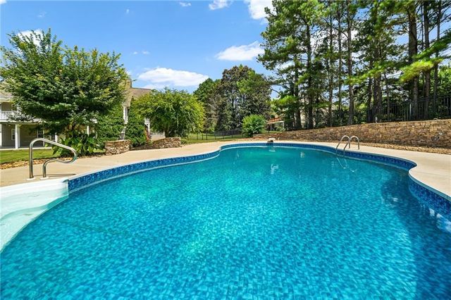 120 Ridge Run, Tyrone, GA 30290