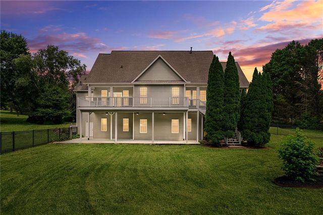 120 Ridge Run, Tyrone, GA 30290