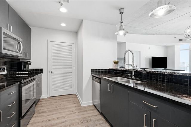 250 Pharr Road NE 1005, Atlanta, GA 30305