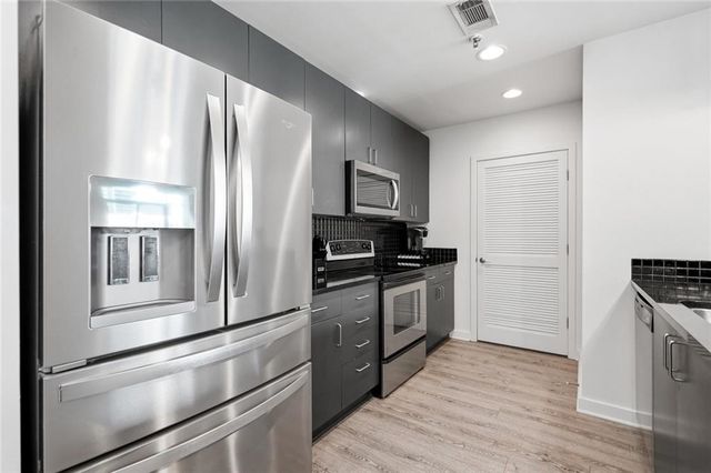 250 Pharr Road NE 1005, Atlanta, GA 30305