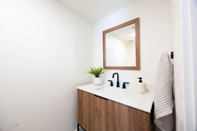 77 E Missouri Avenue 64, Phoenix, AZ 85012