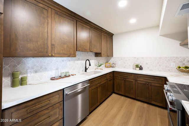 77 E Missouri Avenue 64, Phoenix, AZ 85012