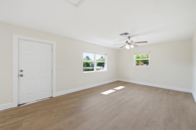 351 Wickline Boulevard, Lantana, FL 33462