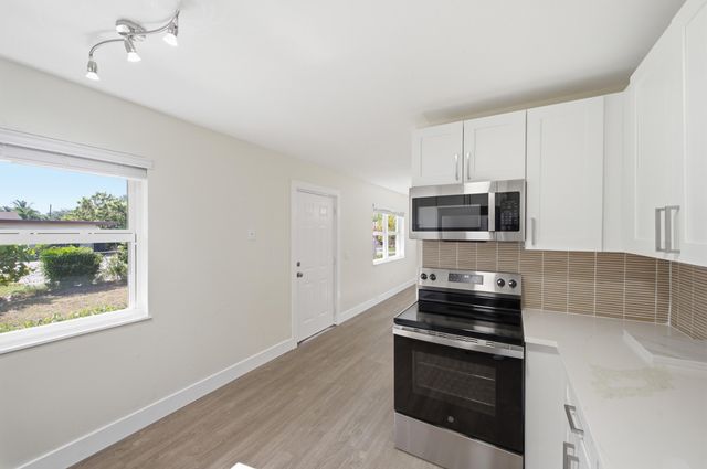 351 Wickline Boulevard, Lantana, FL 33462
