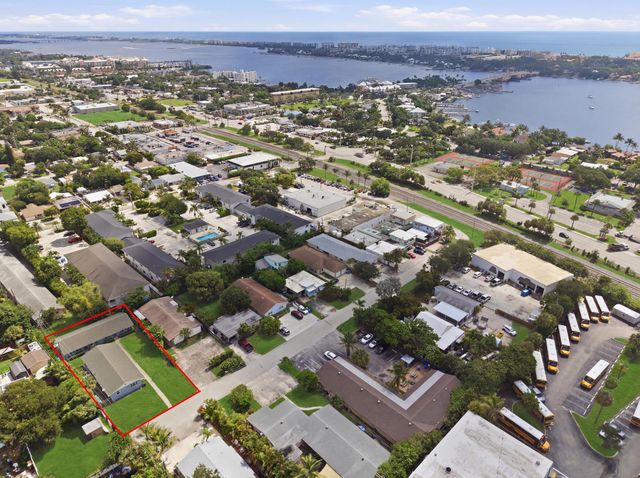 351 Wickline Boulevard, Lantana, FL 33462